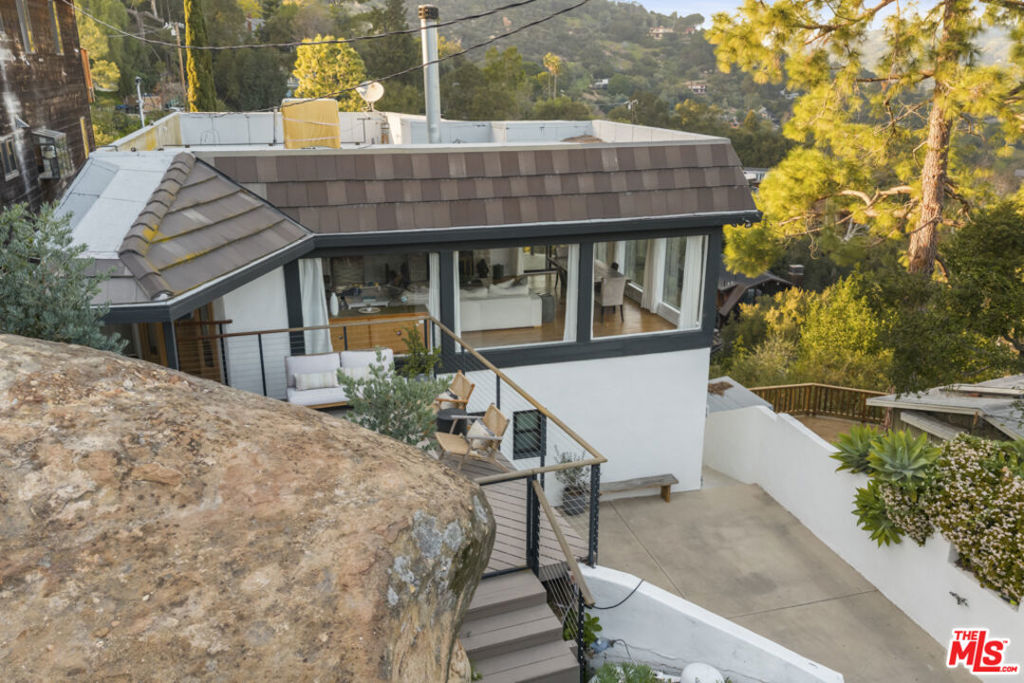 19901 Grand View Drive