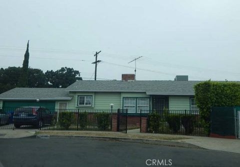 Photo of 8146 Agnes, North Hollywood, CA 91605 (MLS # IV25266139)