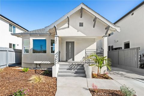 Photo of 731 E 41st Place, Los Angeles, CA 90011 (MLS # MB26055077)