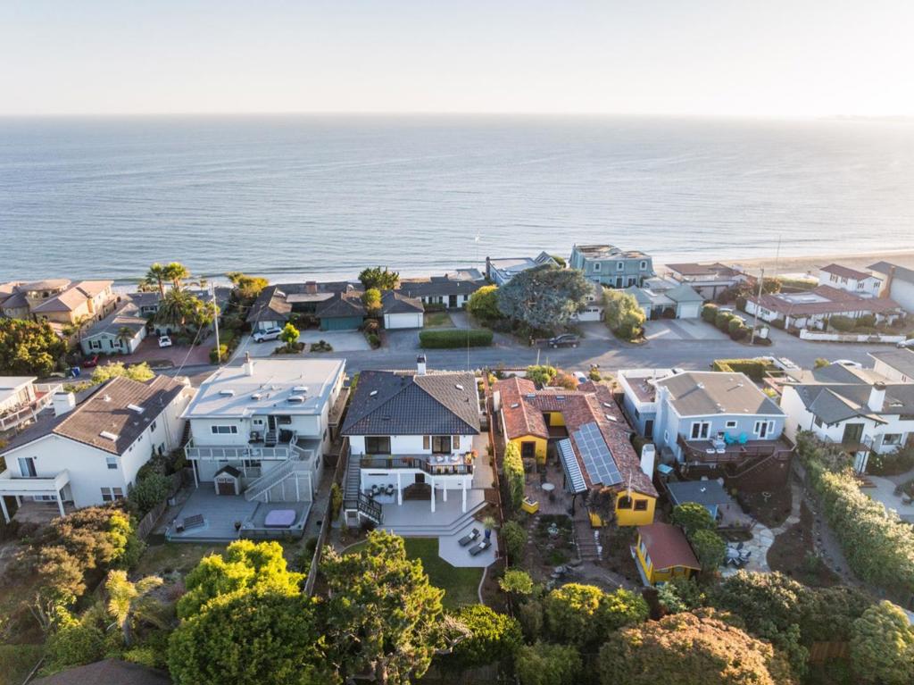 641 Bayview Drive