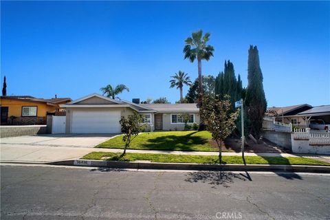 Photo of 16416 Ballinger St, North Hills, CA 91343 (MLS # SR26056218)