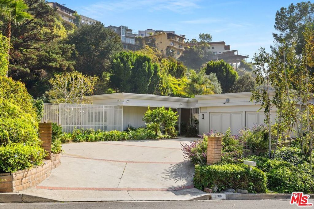 Photo of 1700 Rising Glen Road, Los Angeles, CA 90069 (MLS # 25612369)