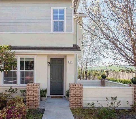 Photo of 812 Joree Ln, San Ramon, CA 94582 (MLS # 41120551)