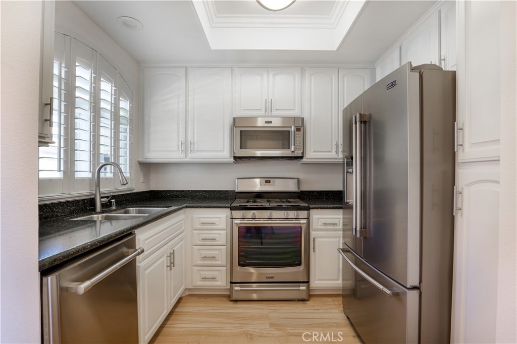 La Vista (LVIS) - Residential Lease