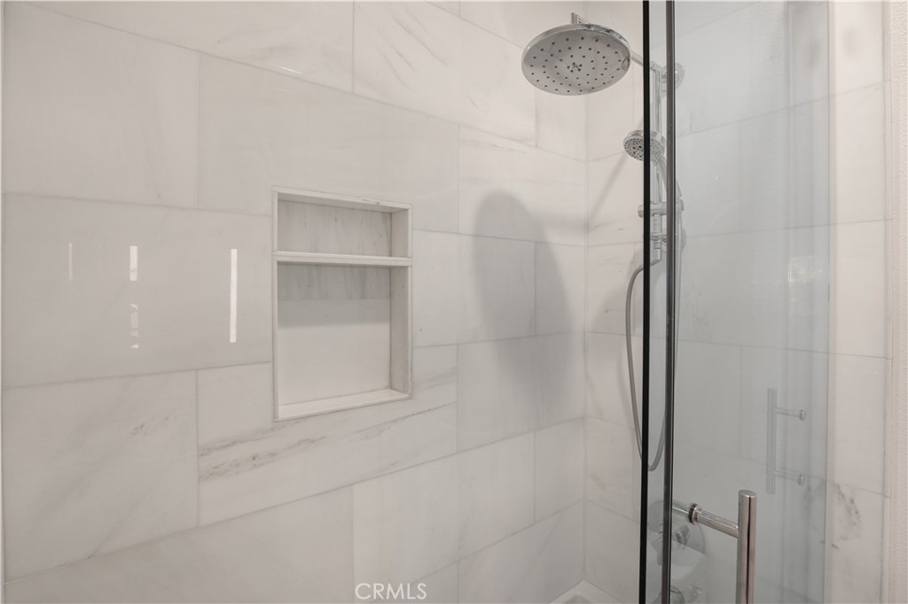 La Vista (LVIS) - Residential Lease