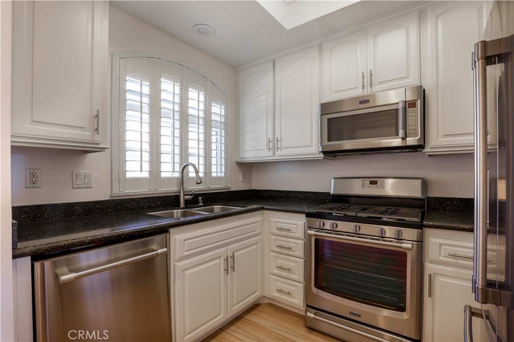 La Vista (LVIS) - Residential Lease