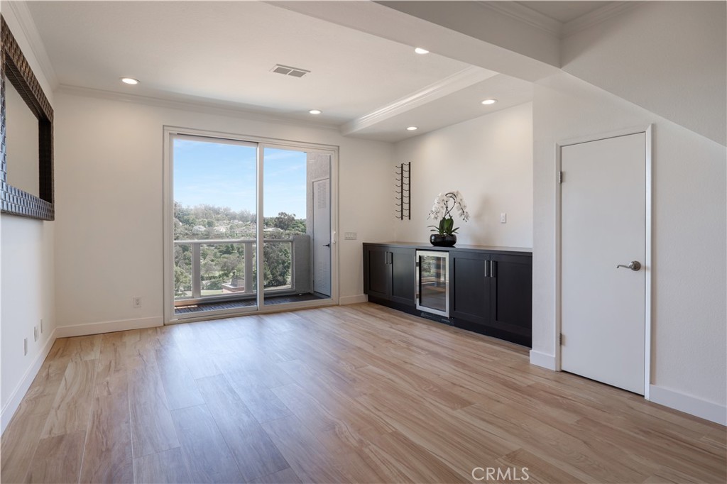 La Vista (LVIS) - Residential Lease