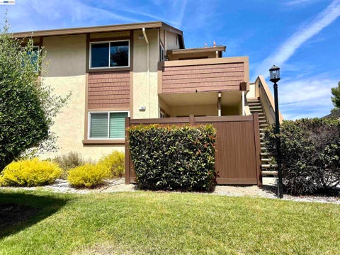Photo of 136 Hackamore Ln Ln, Fremont, CA 94539 (MLS # 41145314)