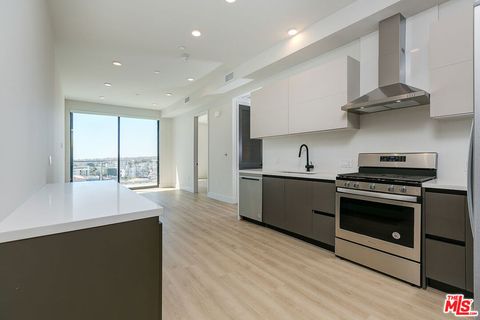 Photo of 3833 Dunn #PH2, Culver City, CA 90232 (MLS # 25608651) Photo of 3833 Dunn #PH2, Culver City, CA 90232 (MLS # 25608651)