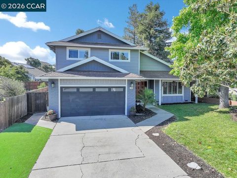 Photo of 1154 Breckenridge Court Ct, Martinez, CA 94553 (MLS # 41130599)