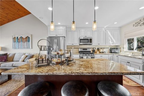 Photo of 1430 Sequoia Dr, Lake Arrowhead, CA 92352 (MLS # CV25239489)