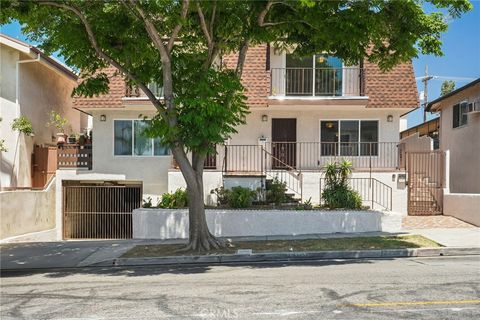 Photo of 429 E Providencia Ave #B, Burbank, CA 91501 (MLS # SR26044370)