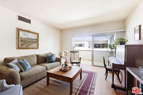 Photo of 521 Montana Avenue #305, Santa Monica, CA 90403 (MLS # 25588397)