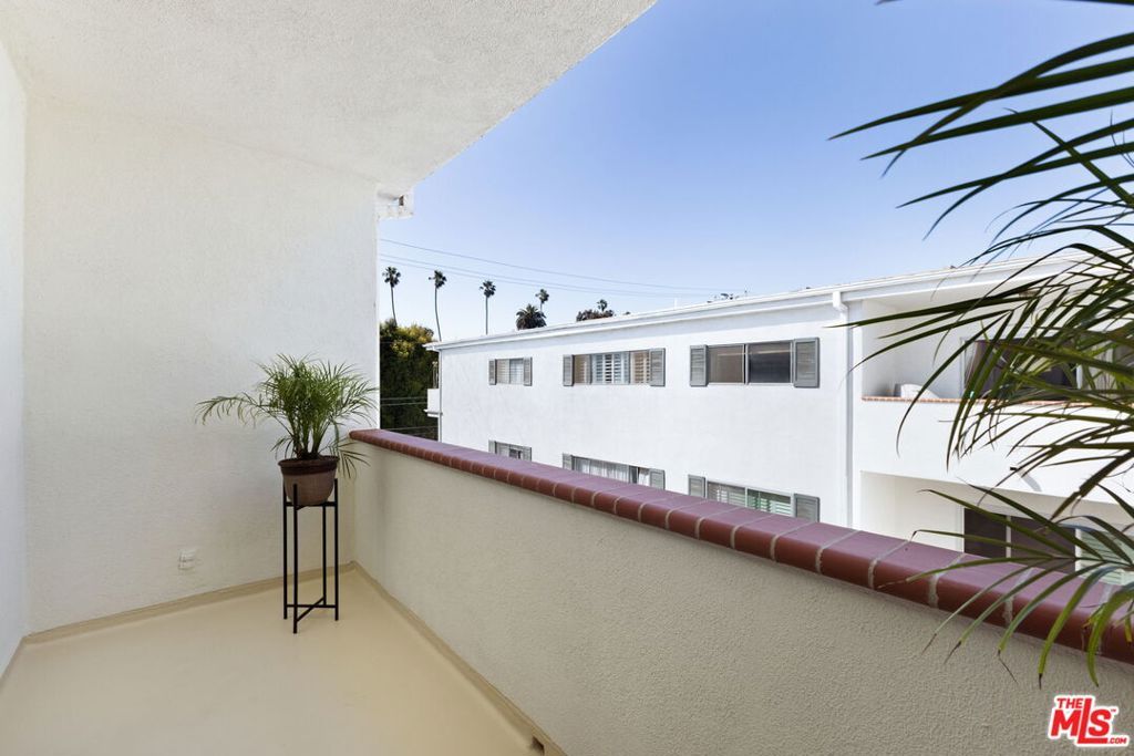 Photo of 521 Montana Avenue #305, Santa Monica, CA 90403 (MLS # 25588397)