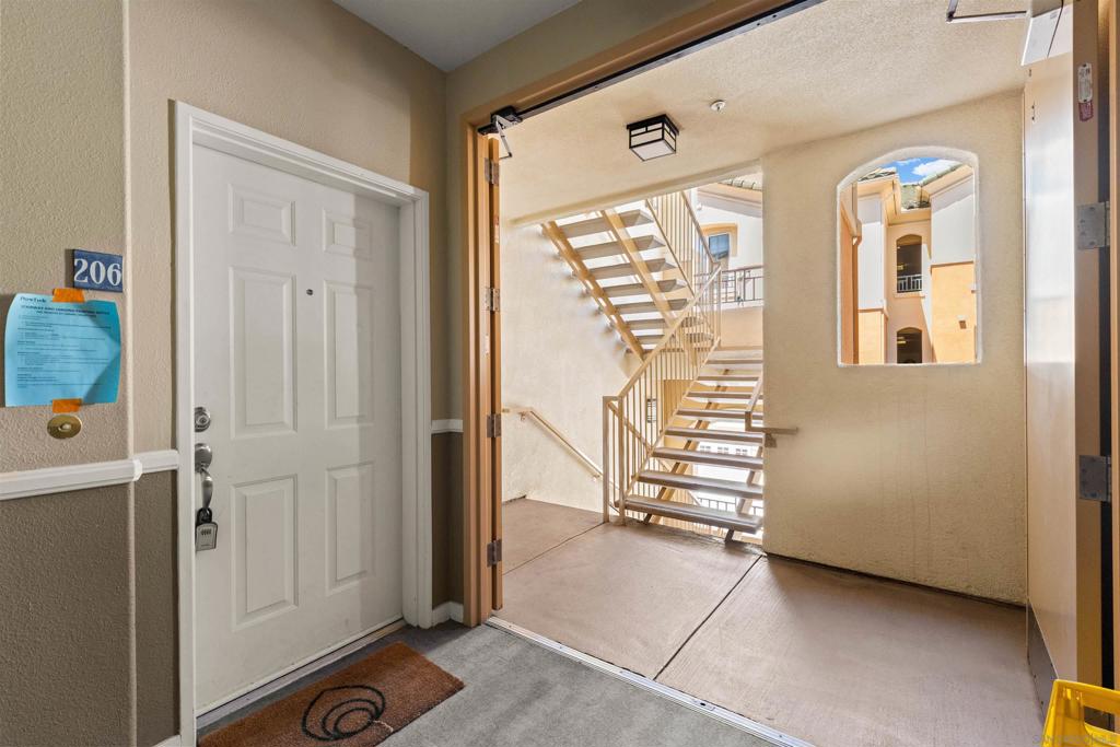 12372 Carmel Country 206