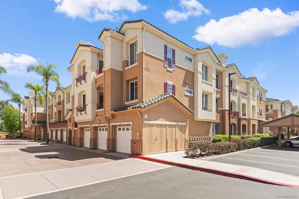 12372 Carmel Country RD