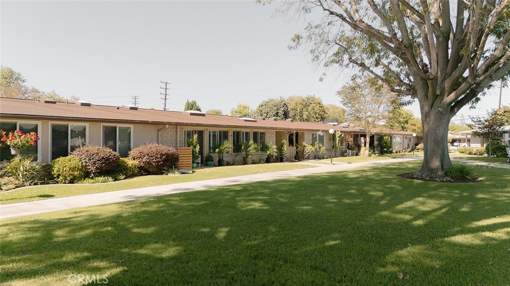 13081 Del Monte Dr. #278e (M11)