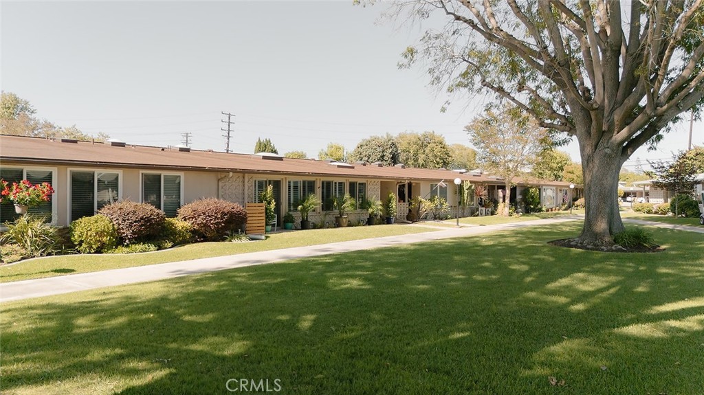13081 Del Monte Dr. #278e (M11)