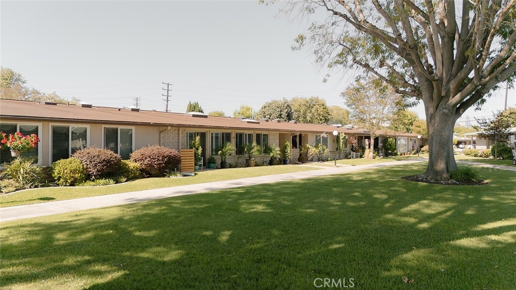 13081 Del Monte Dr. #278e (M11)