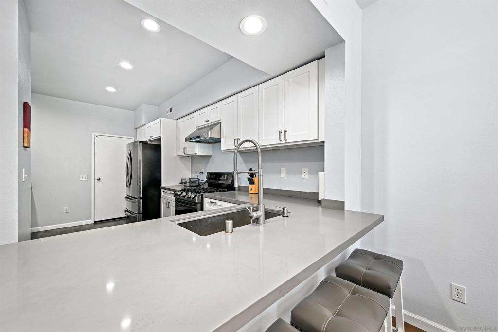 3811 Creststone