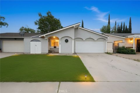 Photo of 3140 E Avenue Q15, Palmdale, CA 93550 (MLS # SR26066177)