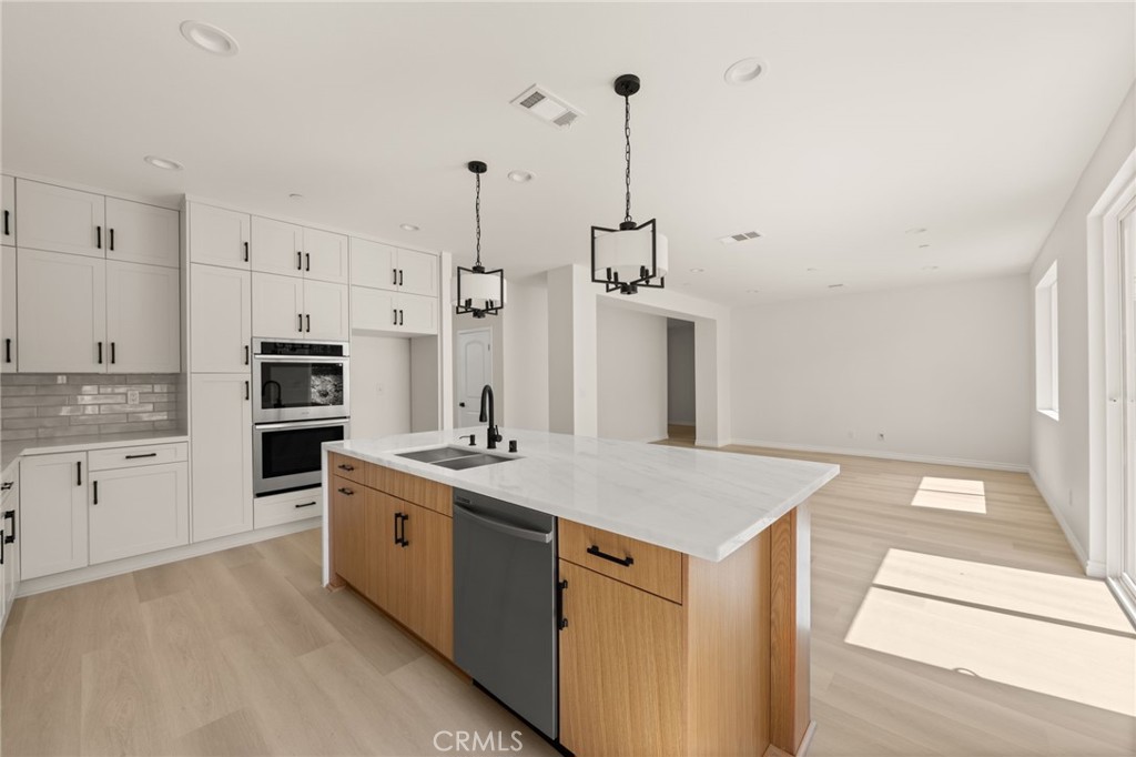 5979 Copperfield Avenue