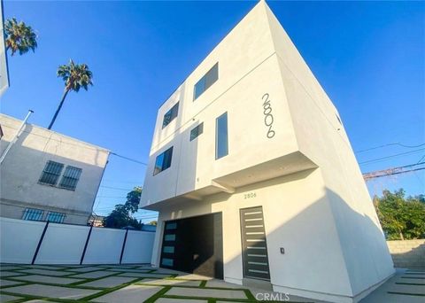 Photo of 2806 Palm Grove Avenue S, Los Angeles, CA 90016 (MLS # DW26021930)