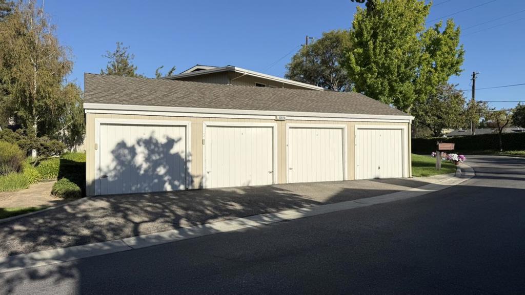 22672 Silver Oak Lane