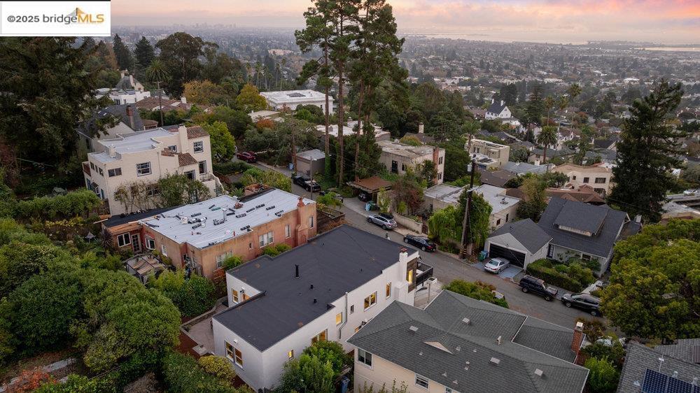 THOUSAND OAKS - Residential