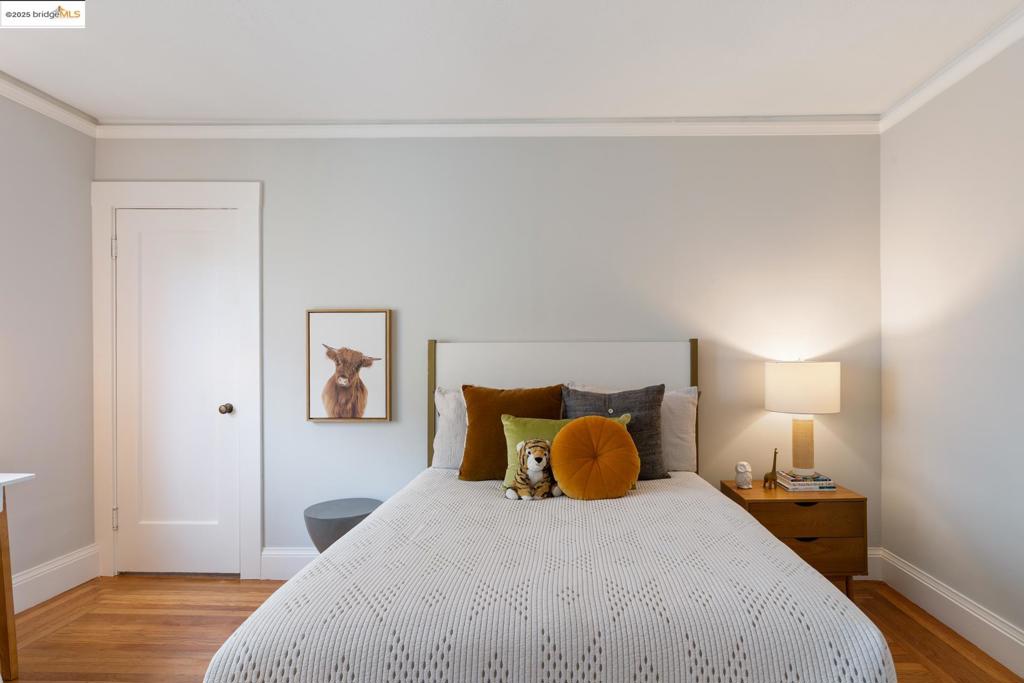 THOUSAND OAKS - Residential