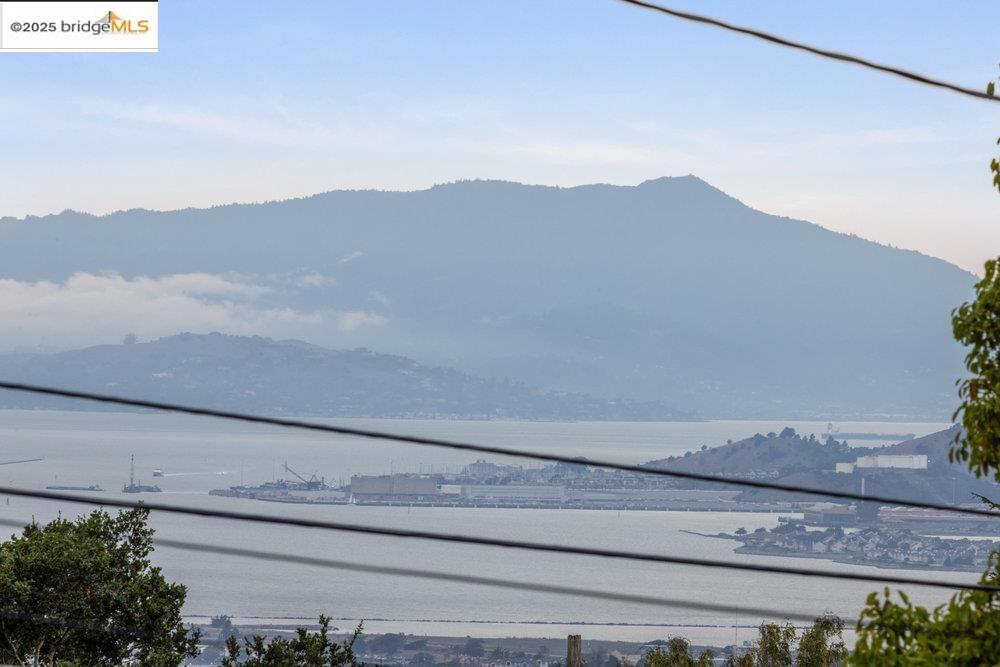 THOUSAND OAKS - Residential