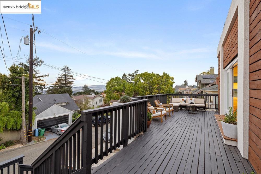 THOUSAND OAKS - Residential