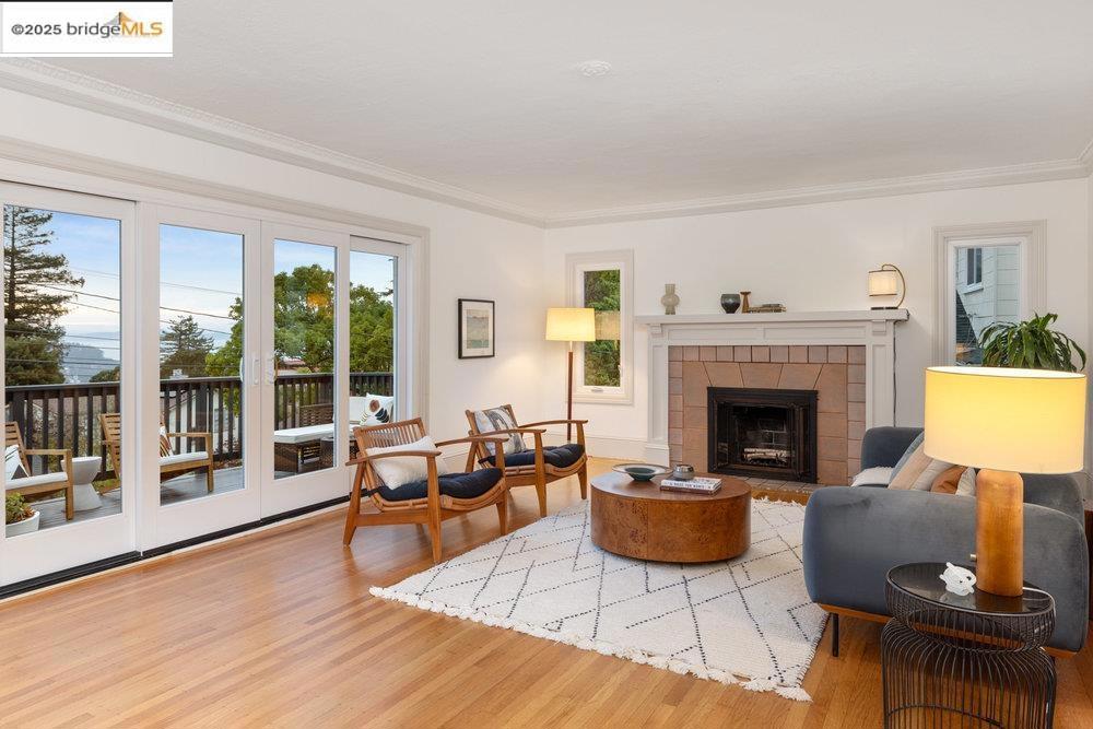 THOUSAND OAKS - Residential