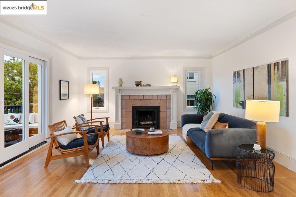 THOUSAND OAKS - Residential