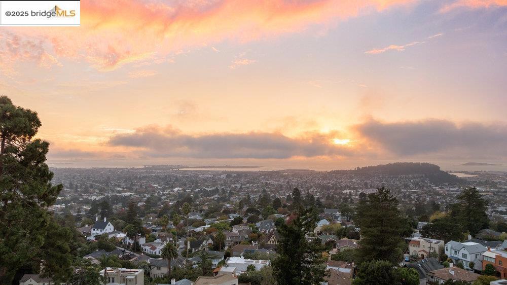 THOUSAND OAKS - Residential