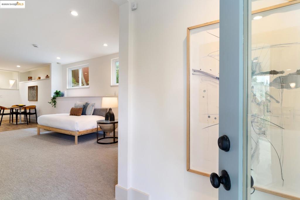 THOUSAND OAKS - Residential