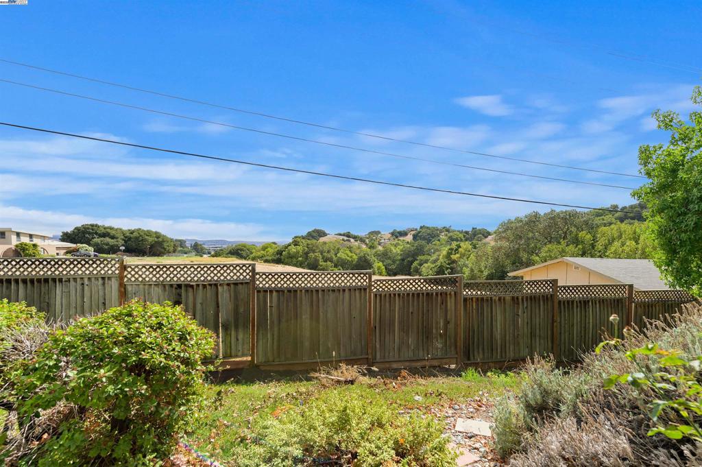 CANYON MEADOWS - Residential