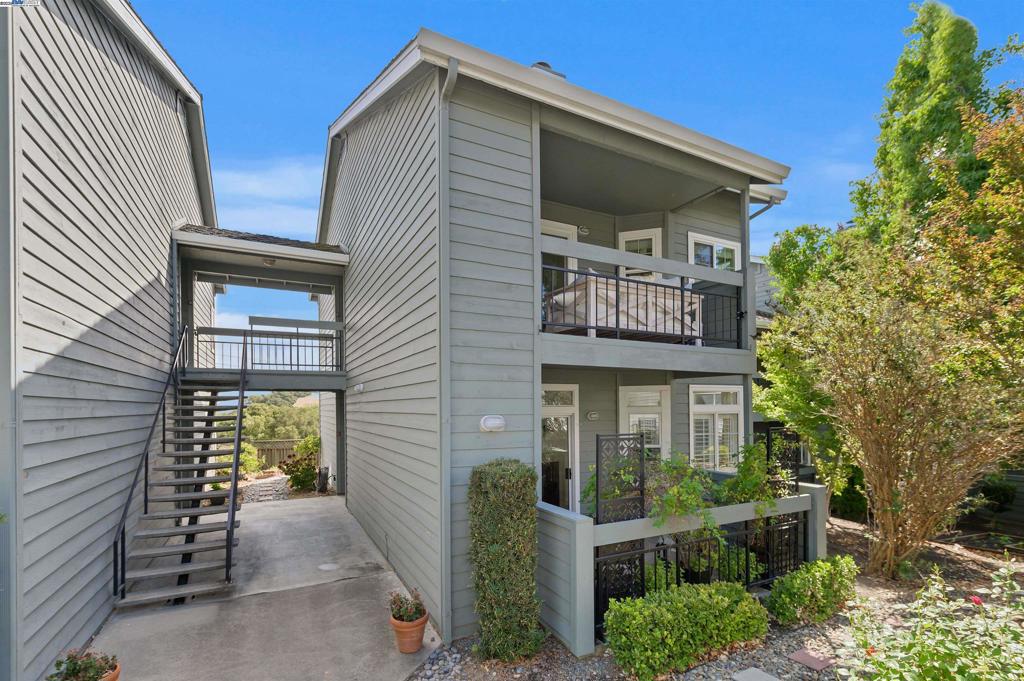 CANYON MEADOWS - Residential