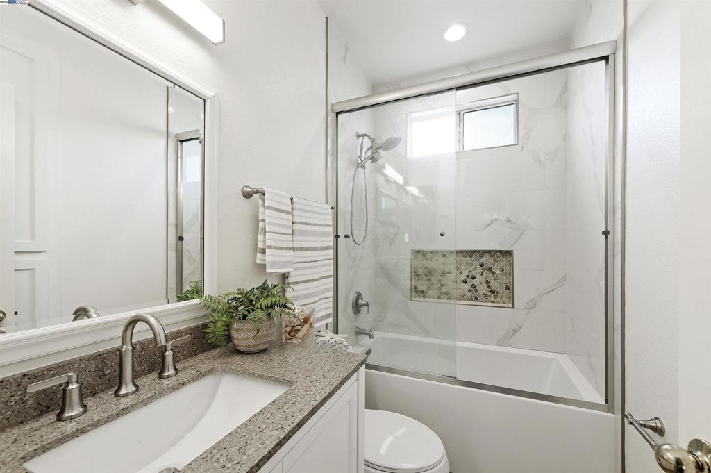 CANYON MEADOWS - Residential
