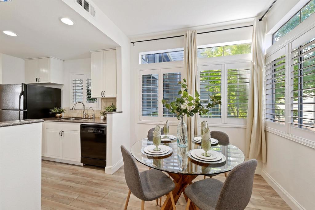 CANYON MEADOWS - Residential