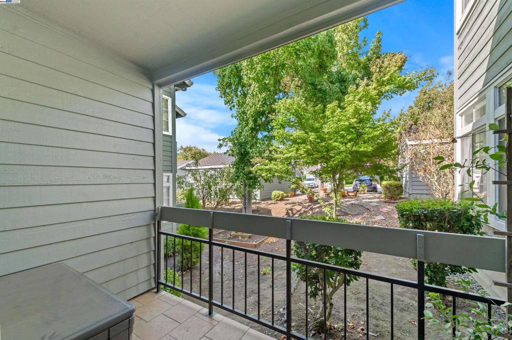 CANYON MEADOWS - Residential