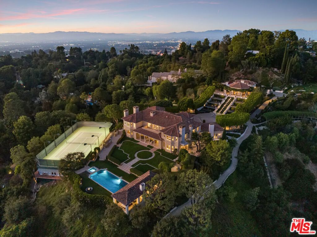 Photo of 2911 Antelo View Drive, Los Angeles, CA 90077 (MLS # 26659253)