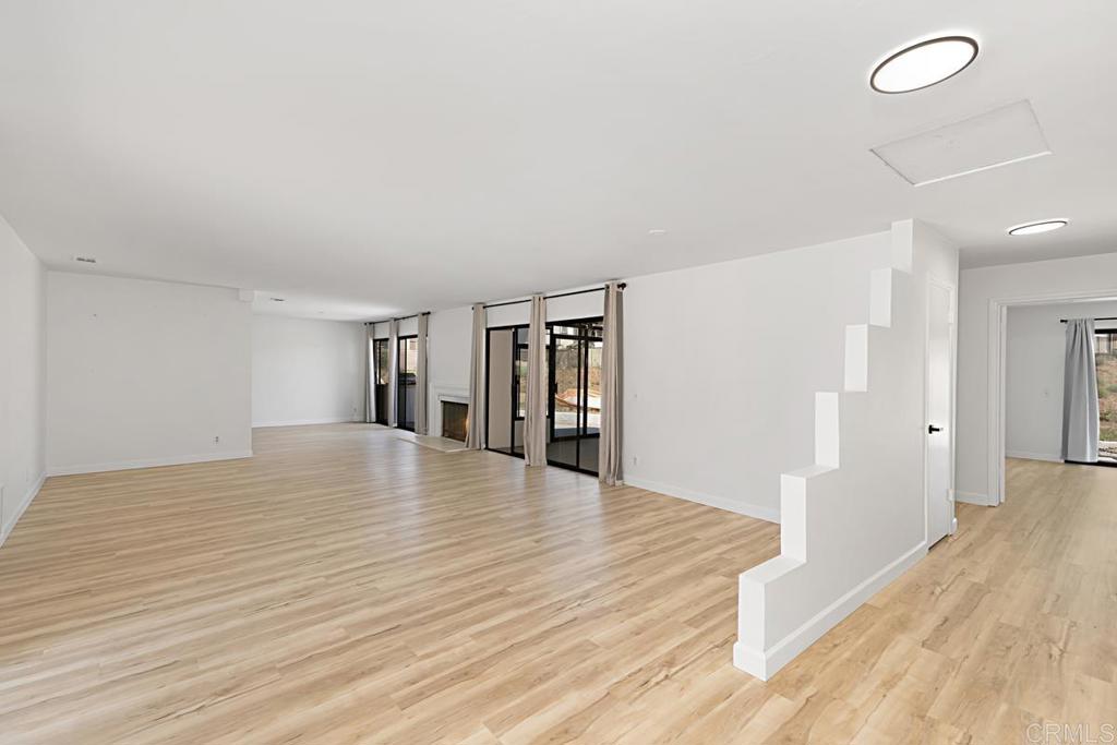 1622 W Country Club Lane