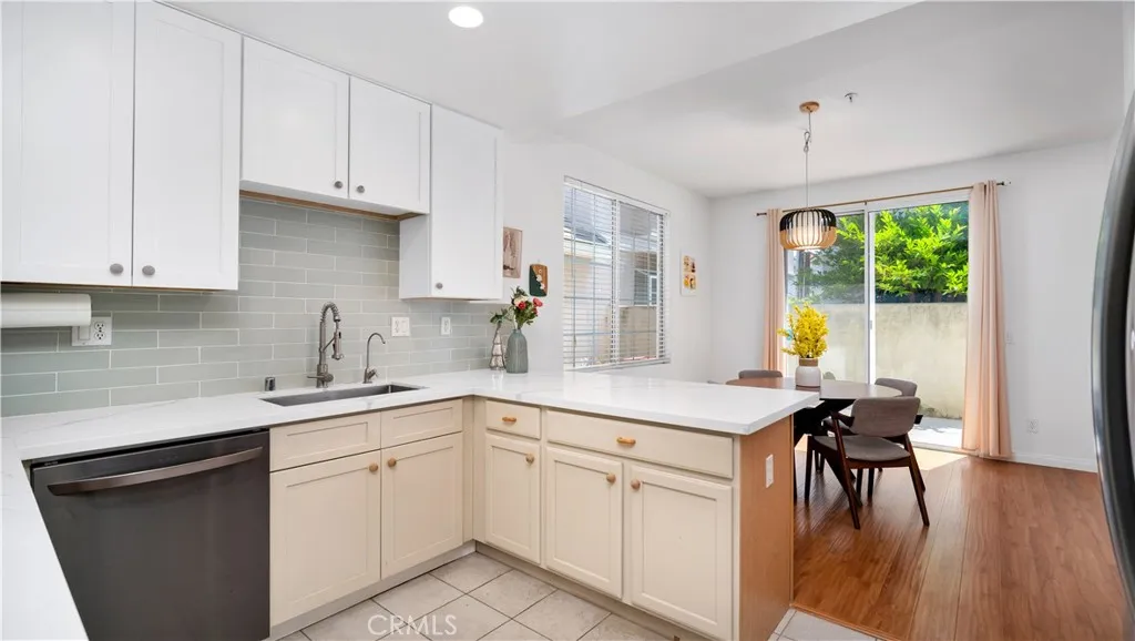 Arcadia, California 91007, United States, 3 Bedrooms Bedrooms, ,3 BathroomsBathrooms,Residential,Active,172541