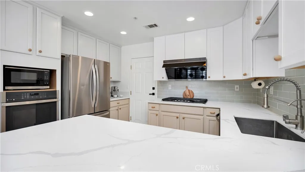 Arcadia, California 91007, United States, 3 Bedrooms Bedrooms, ,3 BathroomsBathrooms,Residential,Active,172541