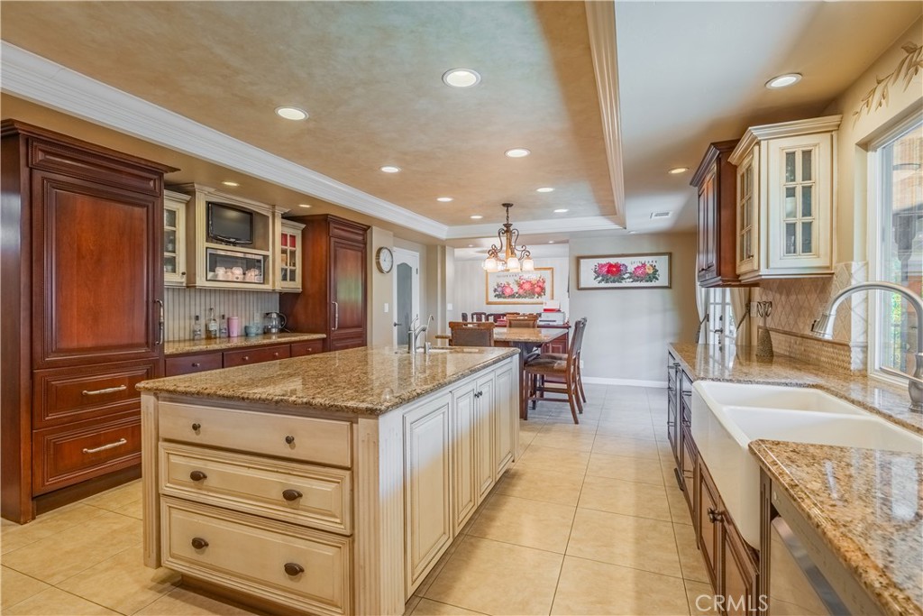 Covina, California, 91724, United States, 5 Bedrooms Bedrooms, ,5 BathroomsBathrooms,Residential,Active,2024842