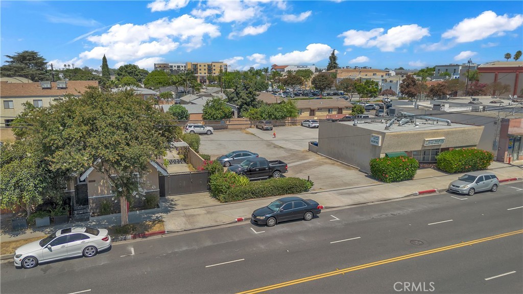 9721 Flower Street