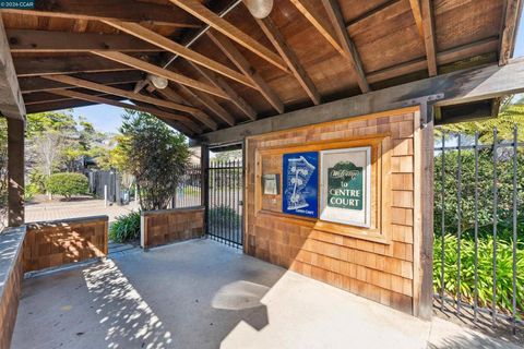 Photo of 405 Centre Ct Ct, Alameda, CA 94502 (MLS # 41125223)