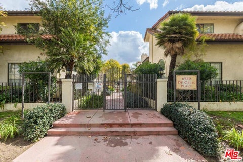 Photo of 6930 De Celis Place #34, Lake Balboa, CA 91406 (MLS # 26874841)