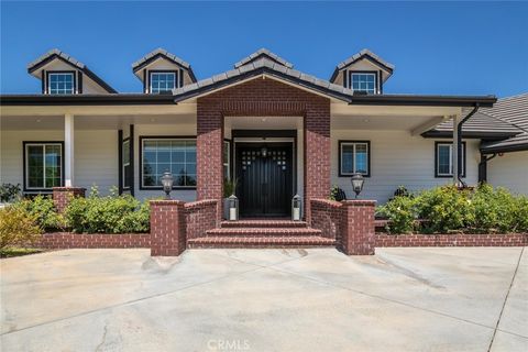 16261 Pineview Road Canyon Country CA 91387
